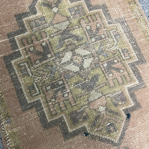 VINTAGE Turkish Rug - Picture 4 of 4